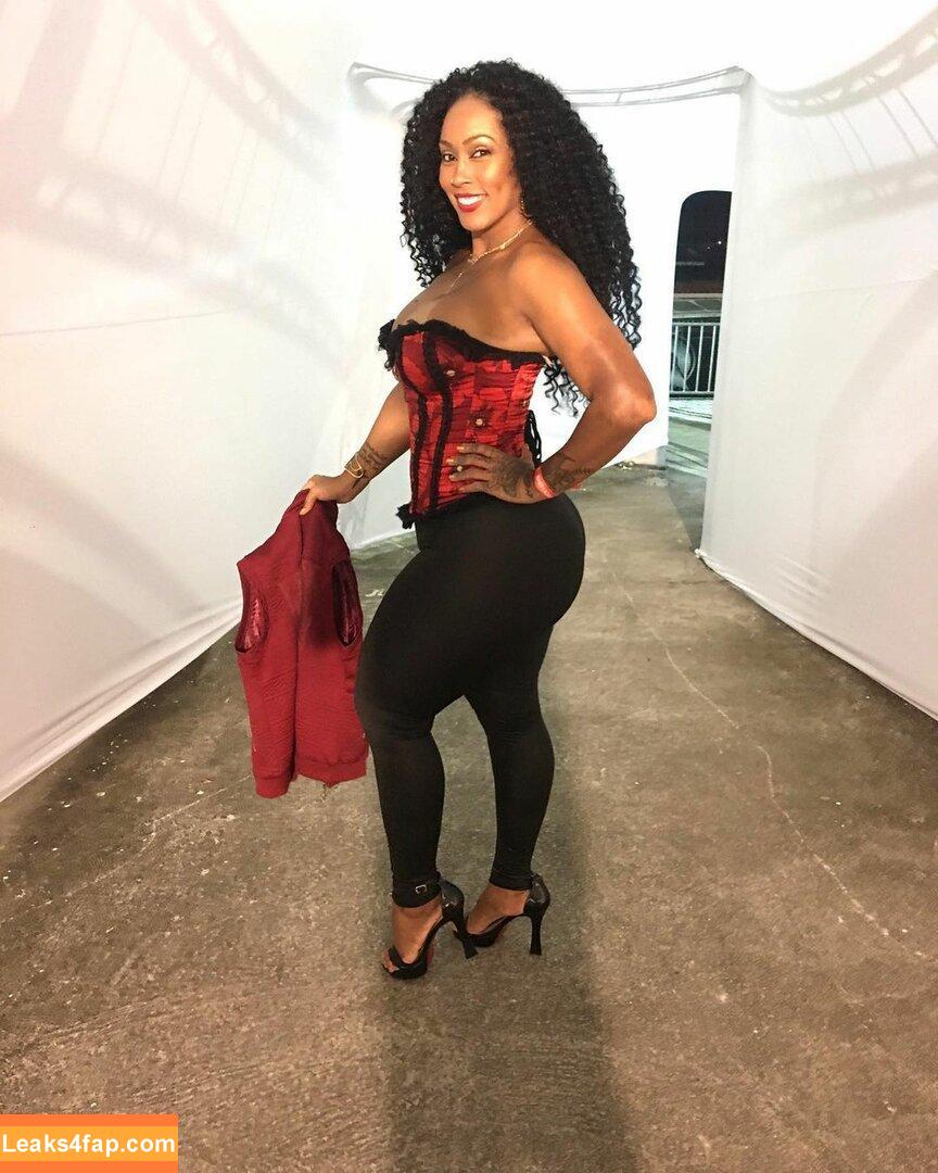 Rosiane Pinheiro / rosianepinheir / rosianepinheiro / rosypinheirotrans слитое фото фото #0159