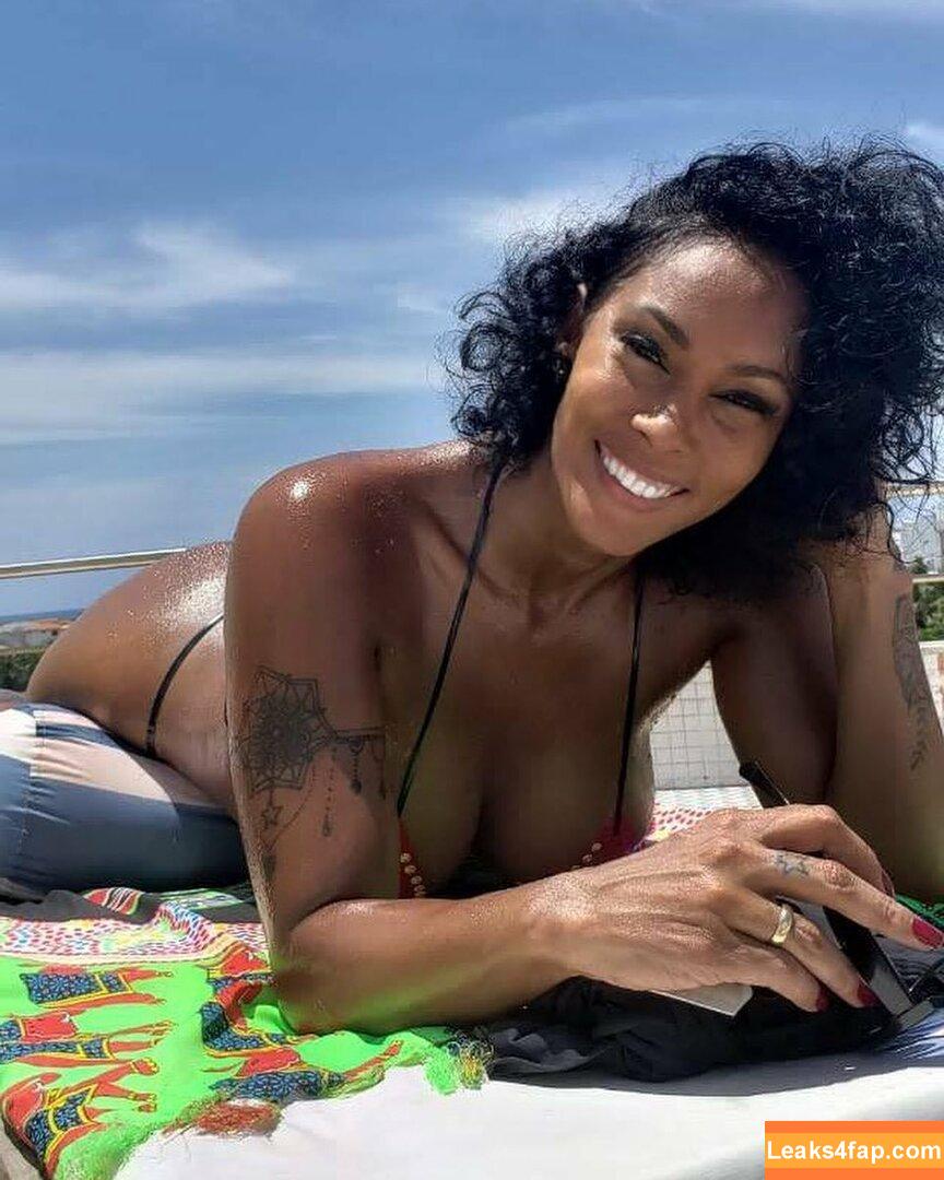 Rosiane Pinheiro / rosianepinheir / rosianepinheiro / rosypinheirotrans слитое фото фото #0186