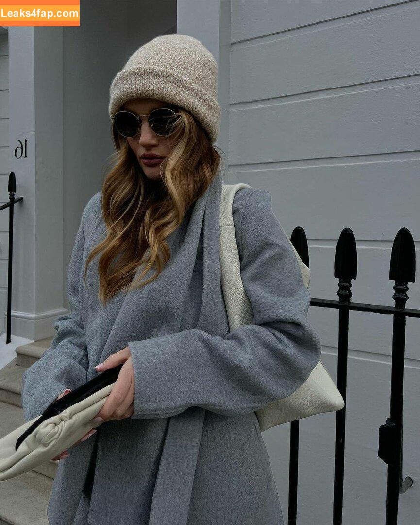 Rosie Huntington-Whiteley / rosiehw leaked photo photo #0021