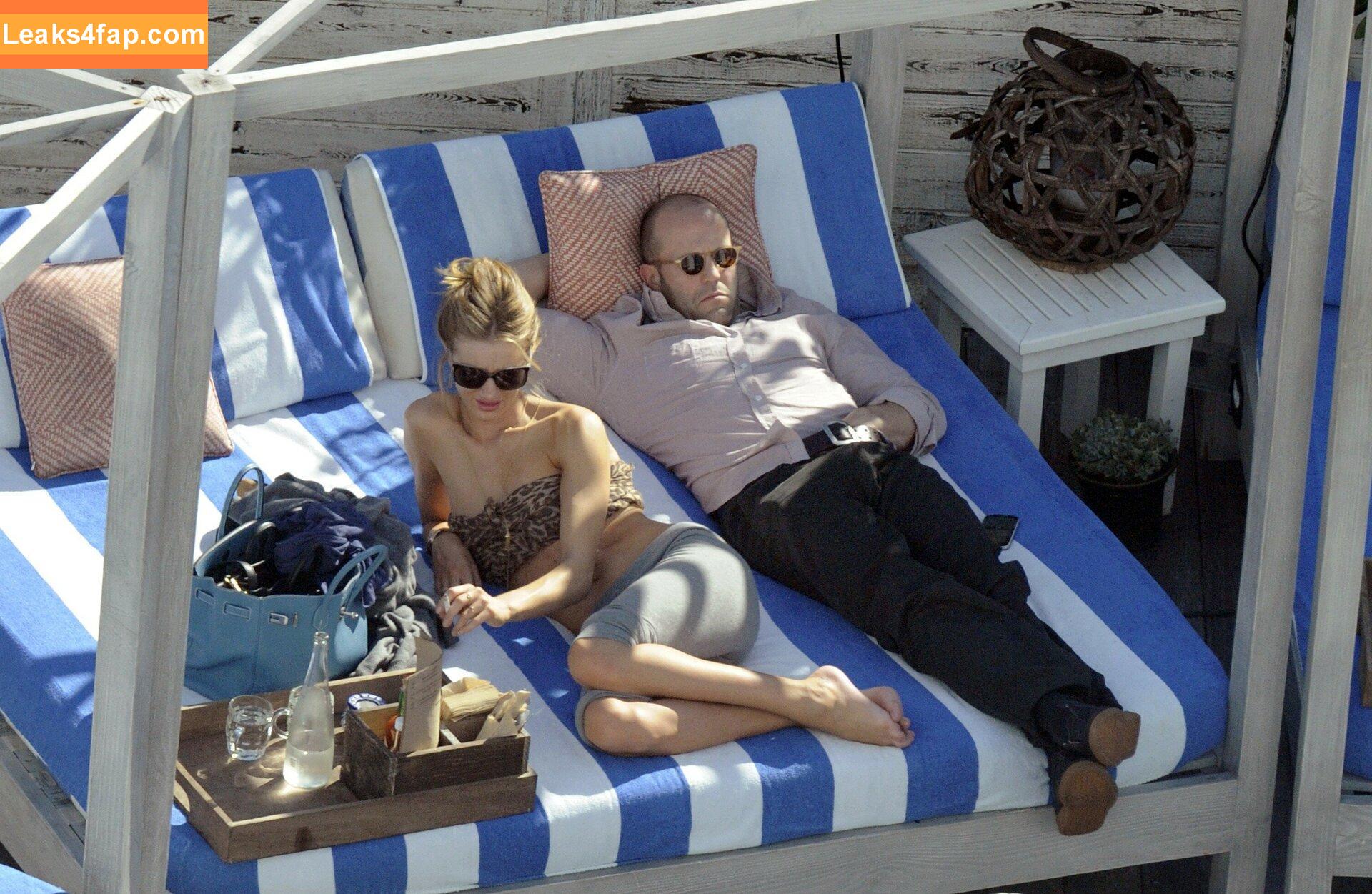 Rosie Huntington-Whiteley / rosiehw leaked photo photo #0041