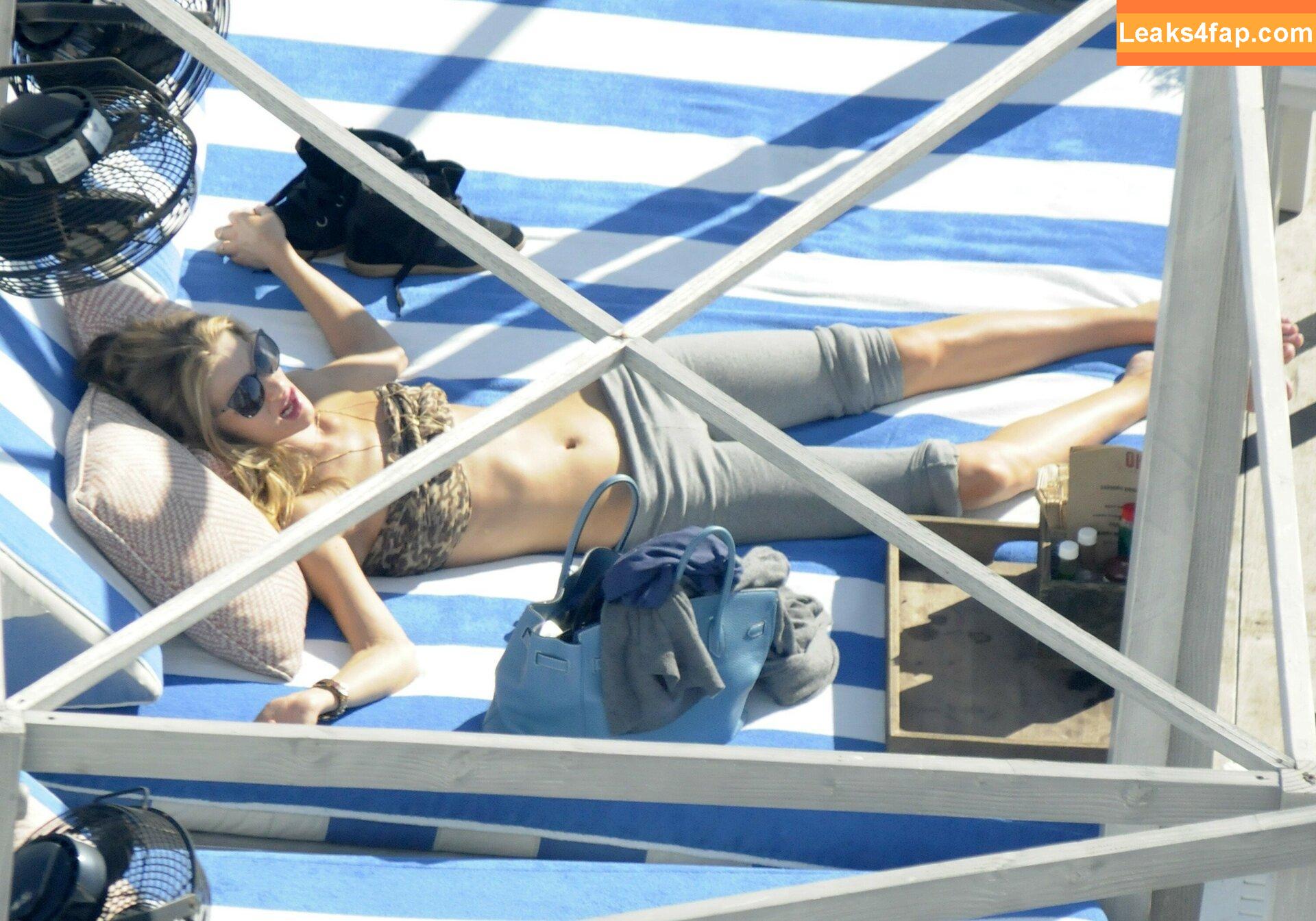 Rosie Huntington-Whiteley / rosiehw leaked photo photo #0046