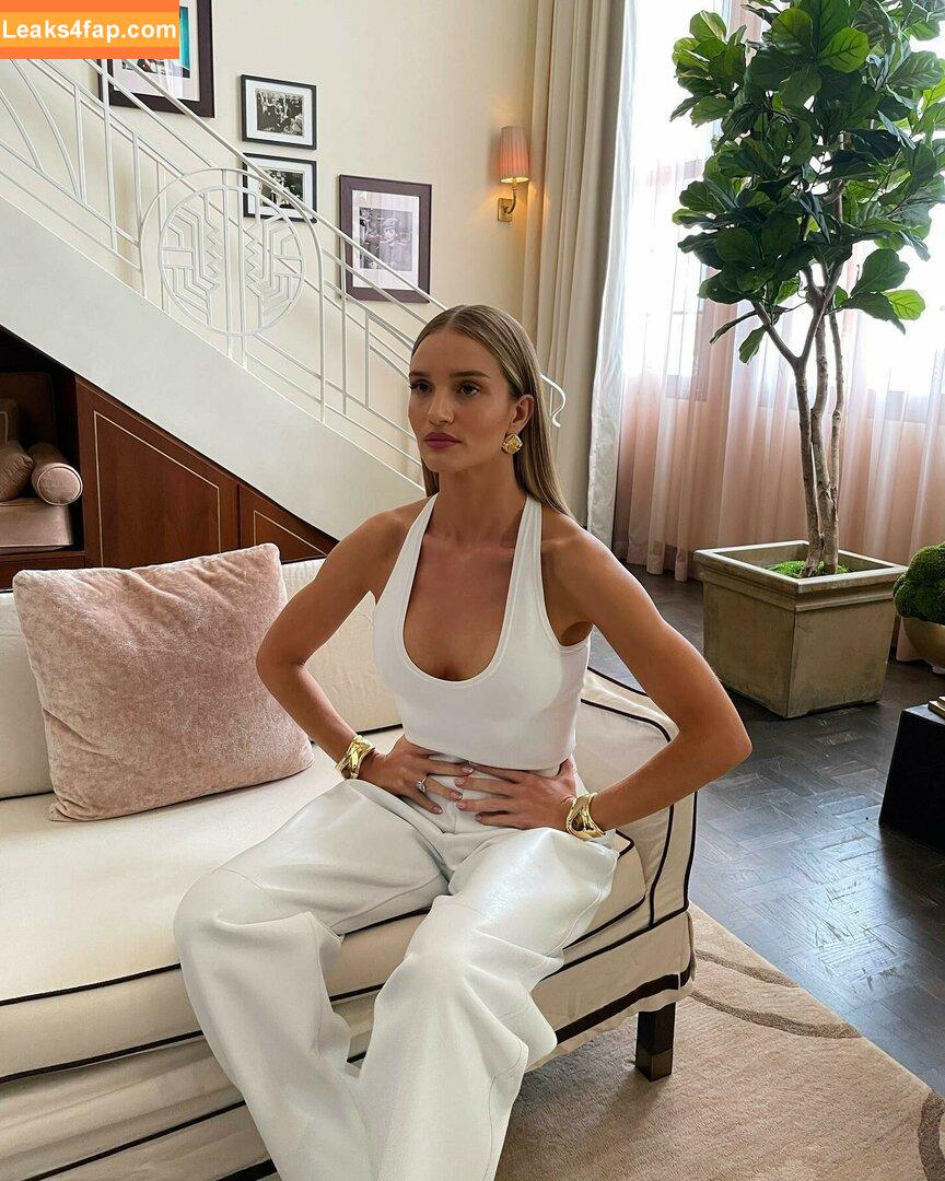 Rosie Huntington-Whiteley / rosiehw leaked photo photo #0089