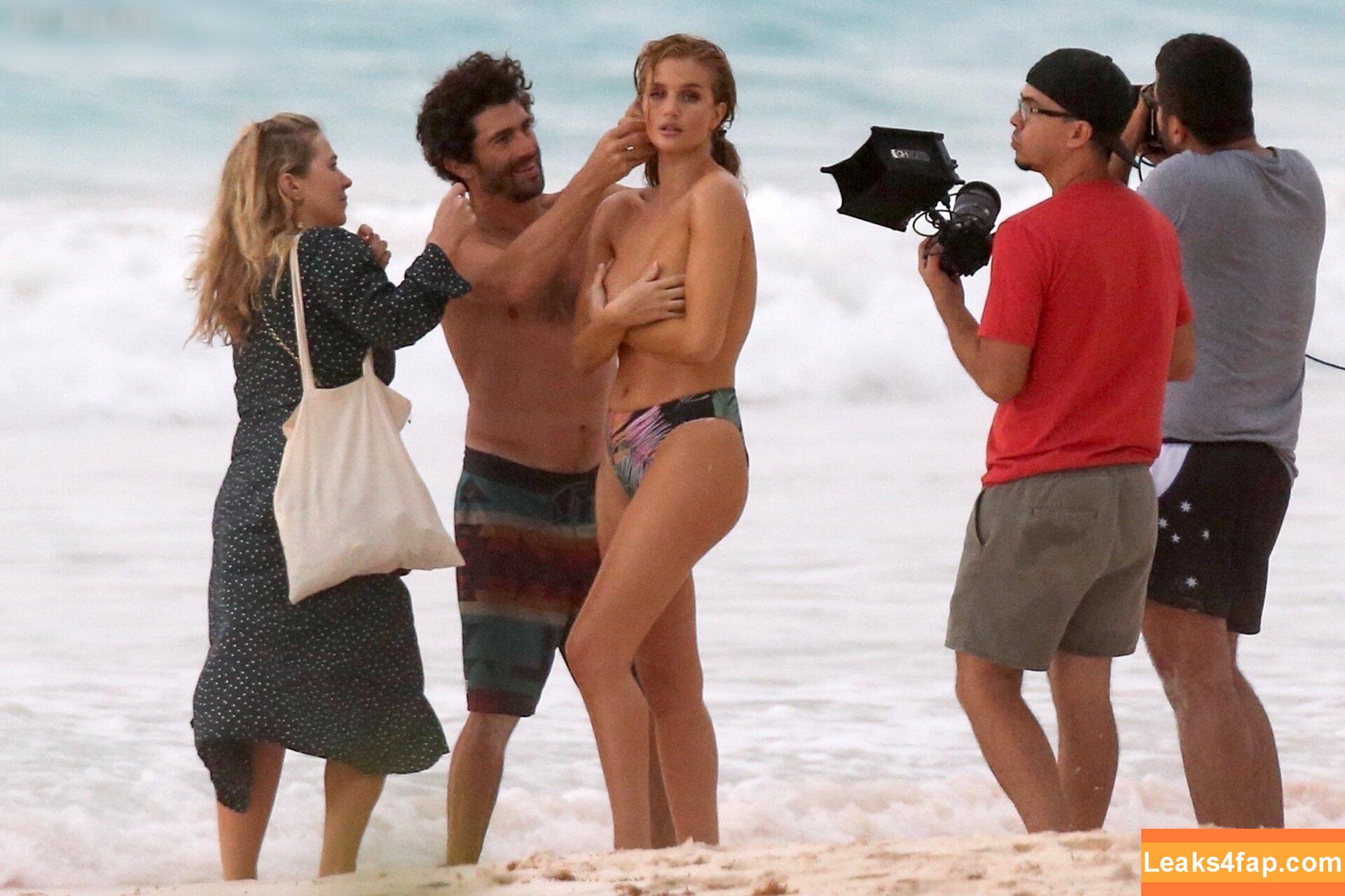 Rosie Huntington-Whiteley / rosiehw leaked photo photo #0865