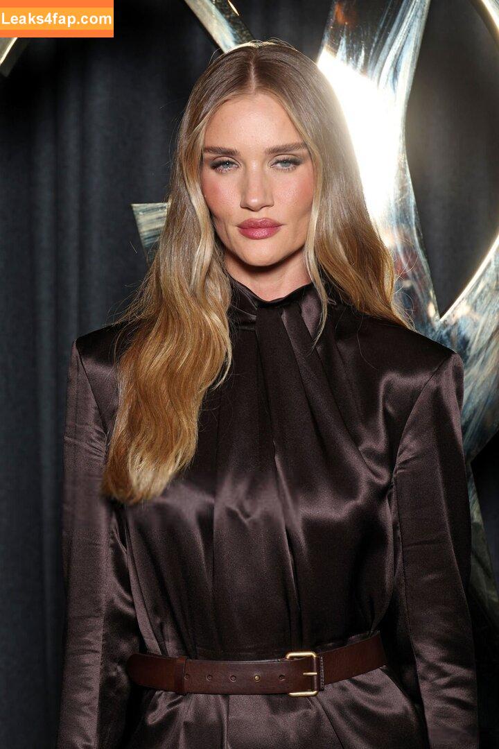 Rosie Huntington-Whiteley / rosiehw leaked photo photo #0884