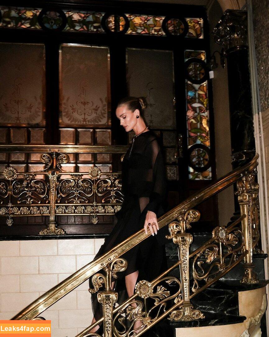 Rosie Huntington-Whiteley / rosiehw leaked photo photo #0959
