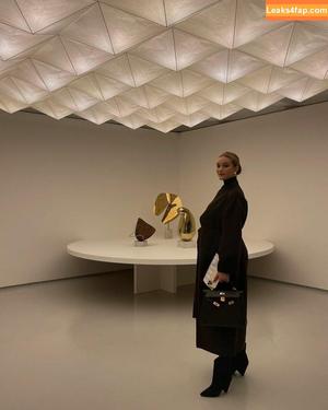 Rosie Huntington-Whiteley фото #0012