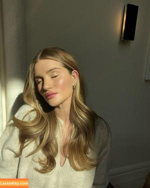Rosie Huntington-Whiteley фото #0015