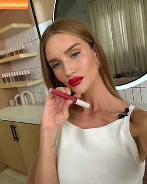 Rosie Huntington-Whiteley фото #0108