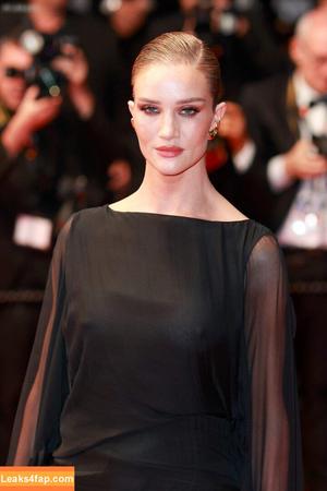 Rosie Huntington-Whiteley photo #0588