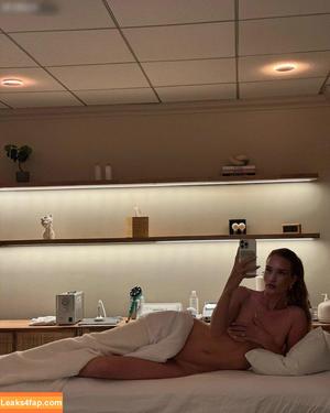 Rosie Huntington-Whiteley photo #0725