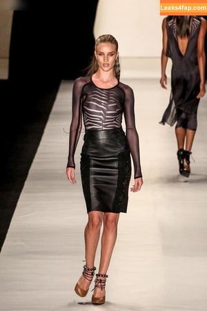 Rosie Huntington-Whiteley photo #0802