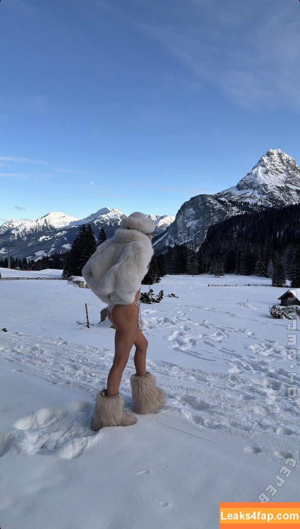 Rosie Huntington-Whiteley / Rosie.H.W / https: / rosiehw leaked photo photo #1434