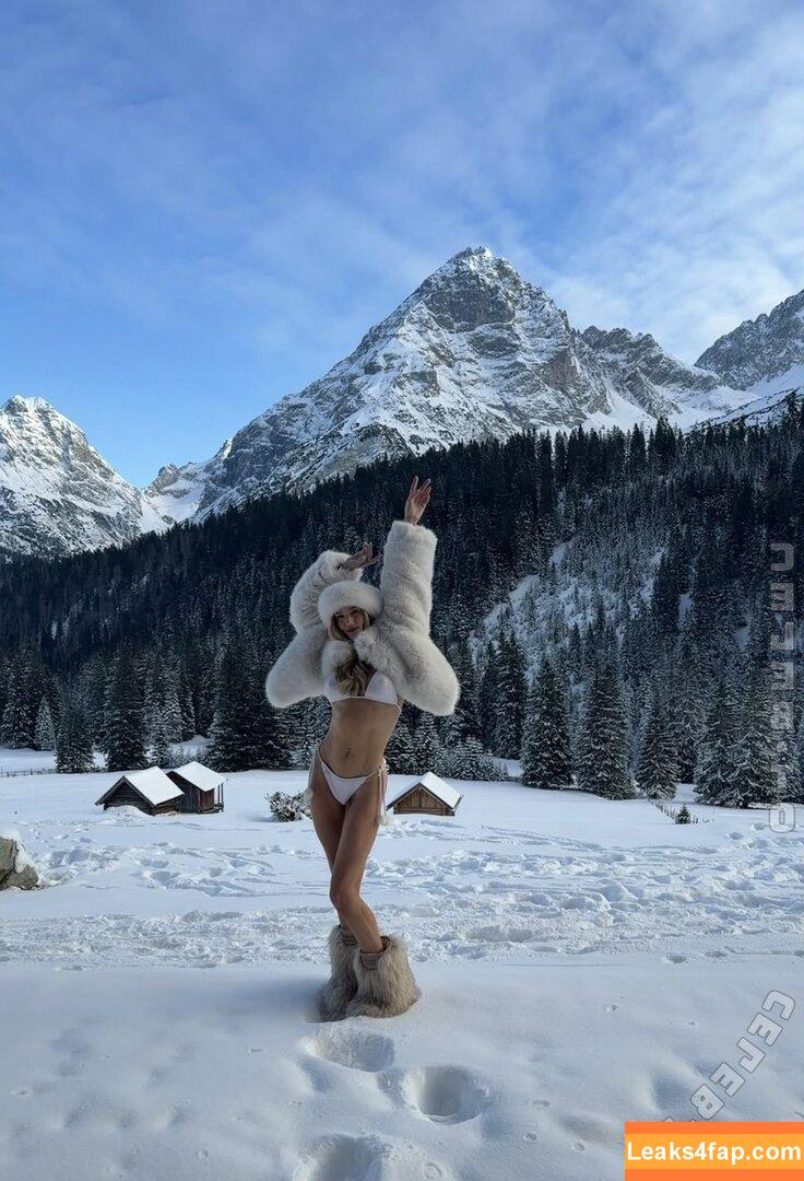 Rosie Huntington-Whiteley / Rosie.H.W / https: / rosiehw leaked photo photo #1436