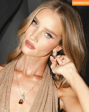 Rosie Huntington-Whiteley photo #1025