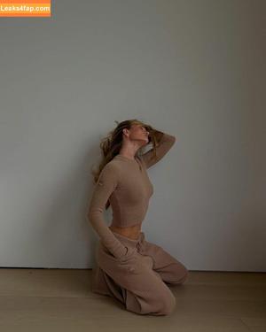 Rosie Huntington-Whiteley photo #1041