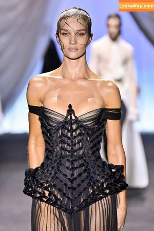 Rosie Huntington-Whiteley photo #1191
