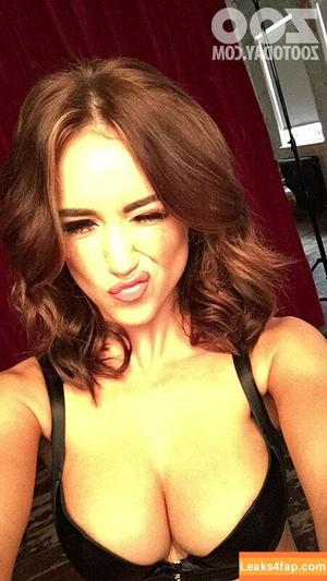 Rosie Jones фото #3075