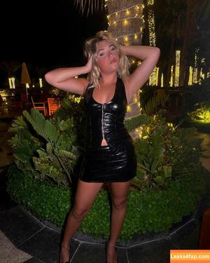 Rosie McClelland photo #0052