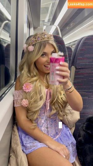 Rosie McClelland photo #0612