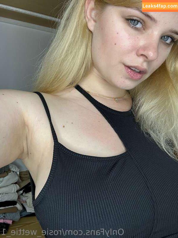 Rosie Titties / rosie_wettie_1 / titsandgigglesldn leaked photo photo #0025