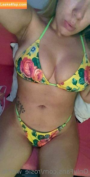 rosie_wettie photo #0002