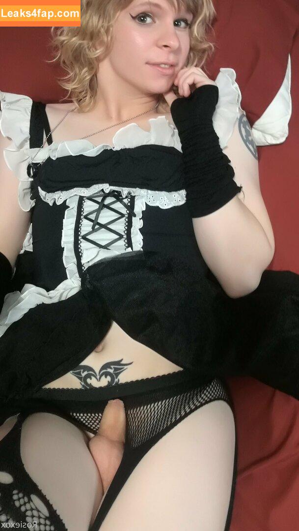 rosiexox2 / rosie_x2o leaked photo photo #0153