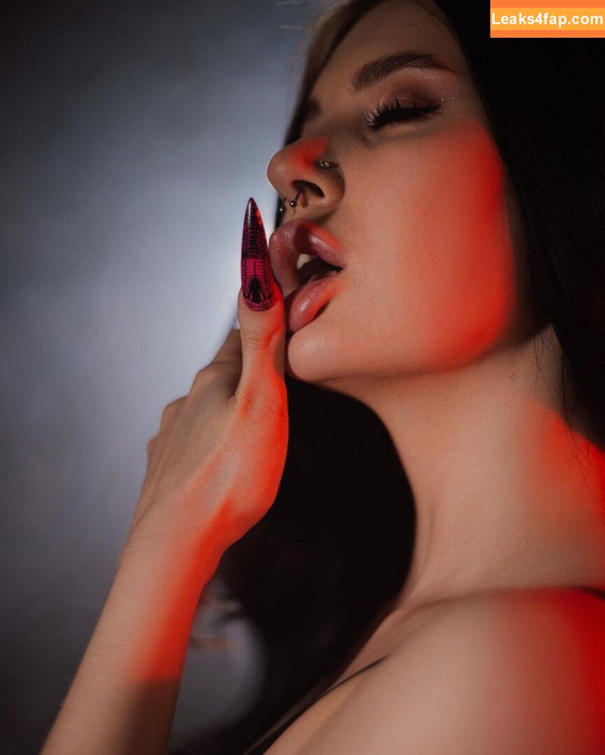 rouxbestie / icyevax leaked photo photo #0004