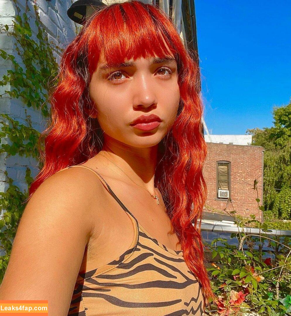 Rowan Blanchard / Simp Chat / rowanblanchard leaked photo photo #0020