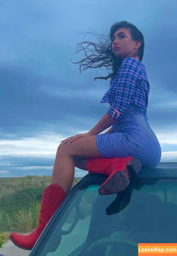 Rowan Blanchard / Simp Chat / rowanblanchard leaked photo photo #0099