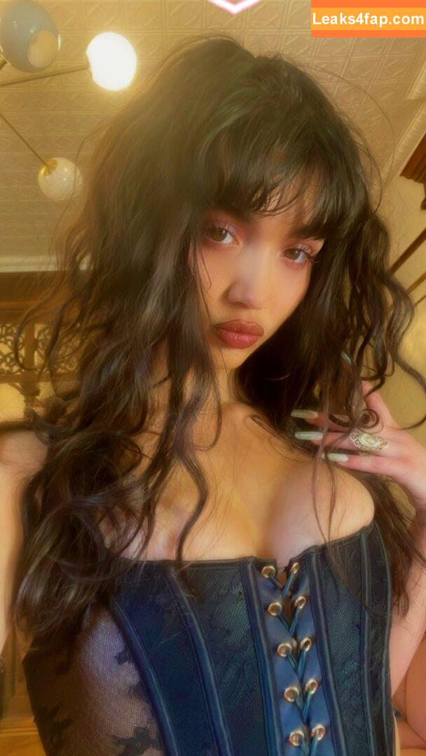 Rowan Blanchard / Simp Chat / rowanblanchard leaked photo photo #0100