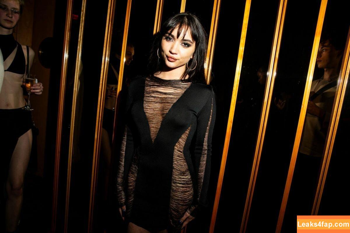 Rowan Blanchard / Simp Chat / rowanblanchard leaked photo photo #0130