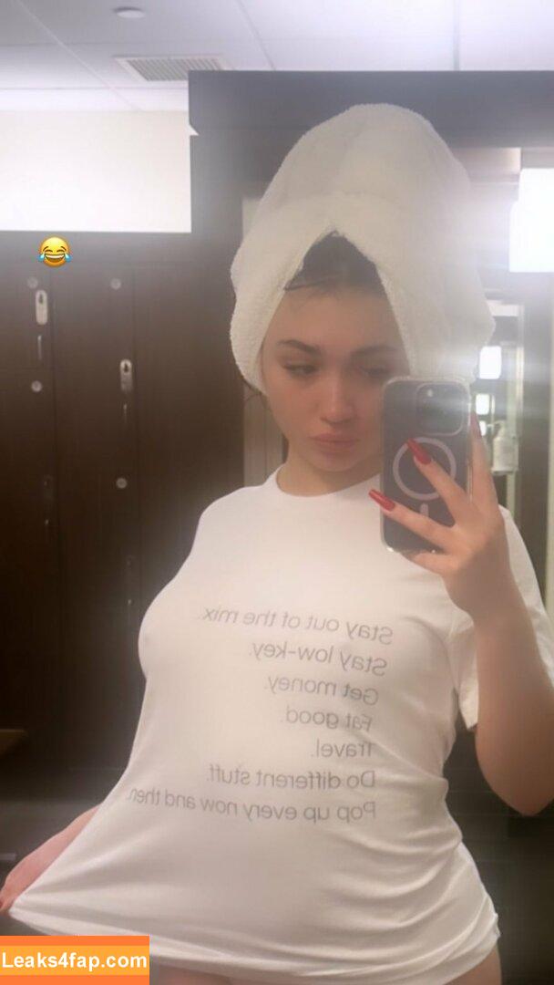 Rowan Blanchard / Simp Chat / rowanblanchard leaked photo photo #0302