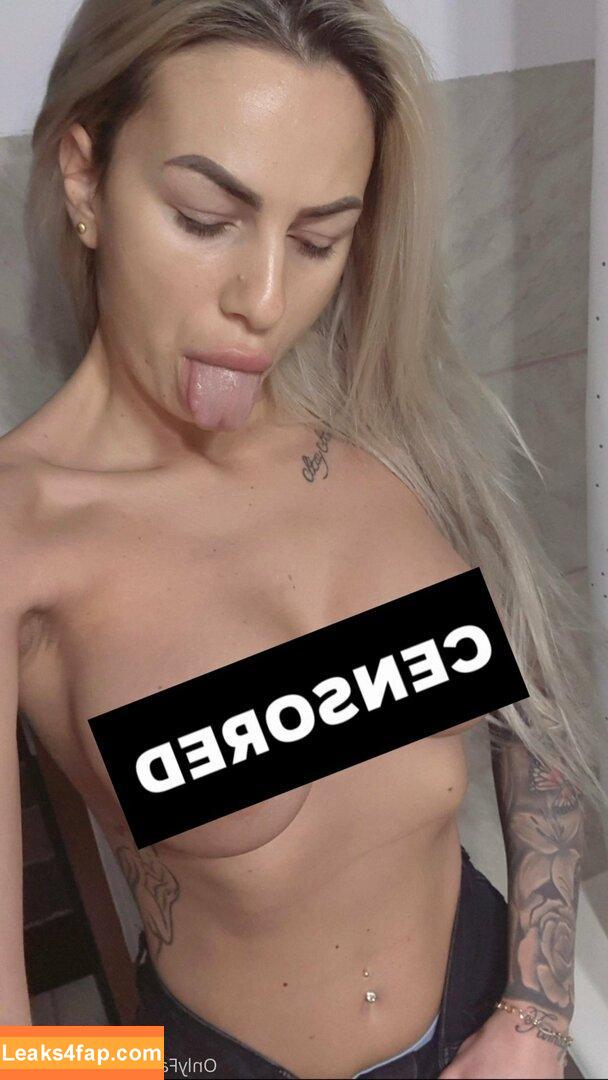 roxanaa23 / rooxaanaa23 leaked photo photo #0027