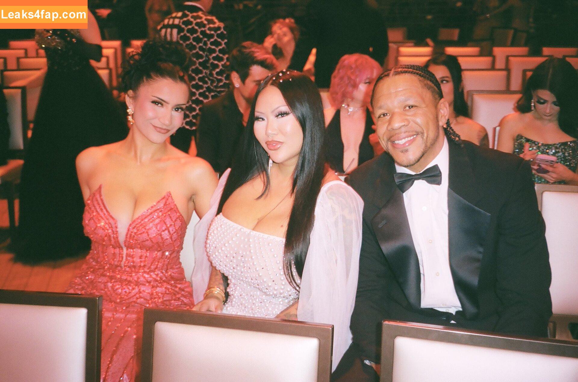 Roxie Sinner / https: / theroxiesinner / theroxiesinnerr leaked photo photo #0284