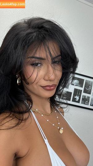 Roxie Sinner photo #0203
