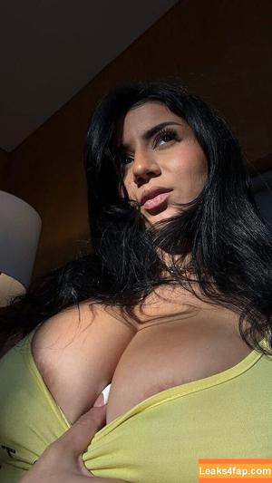 Roxie Sinner photo #0211