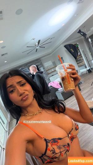 Roxie Sinner фото #0248