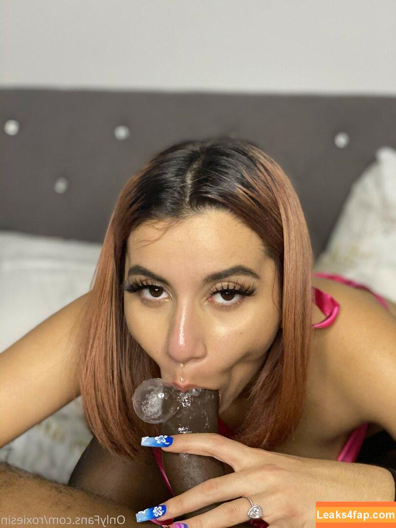 Roxiesin / TheRoxieSinner / UrArabGf / peachescheeks / roxiesinner / roxiesinnerlive leaked photo photo #0071