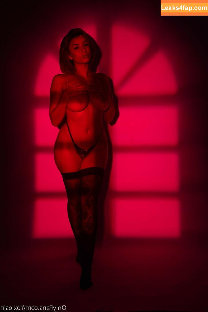 Roxiesin / TheRoxieSinner / UrArabGf / peachescheeks / roxiesinner / roxiesinnerlive leaked photo photo #0171