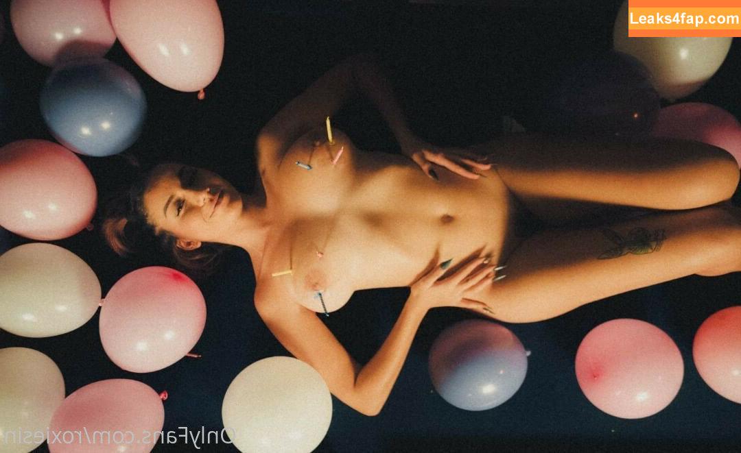 Roxiesin / TheRoxieSinner / UrArabGf / peachescheeks / roxiesinner / roxiesinnerlive leaked photo photo #0204