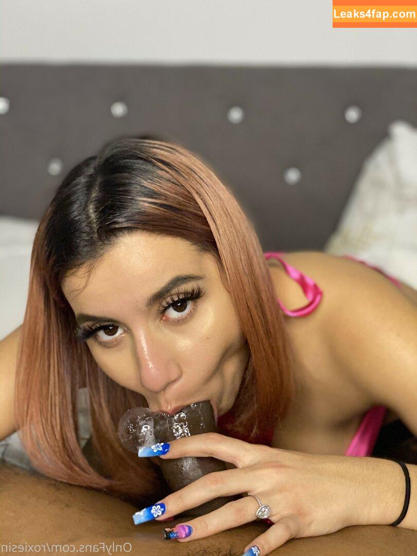 Roxiesin / TheRoxieSinner / UrArabGf / peachescheeks / roxiesinner / roxiesinnerlive leaked photo photo #0451