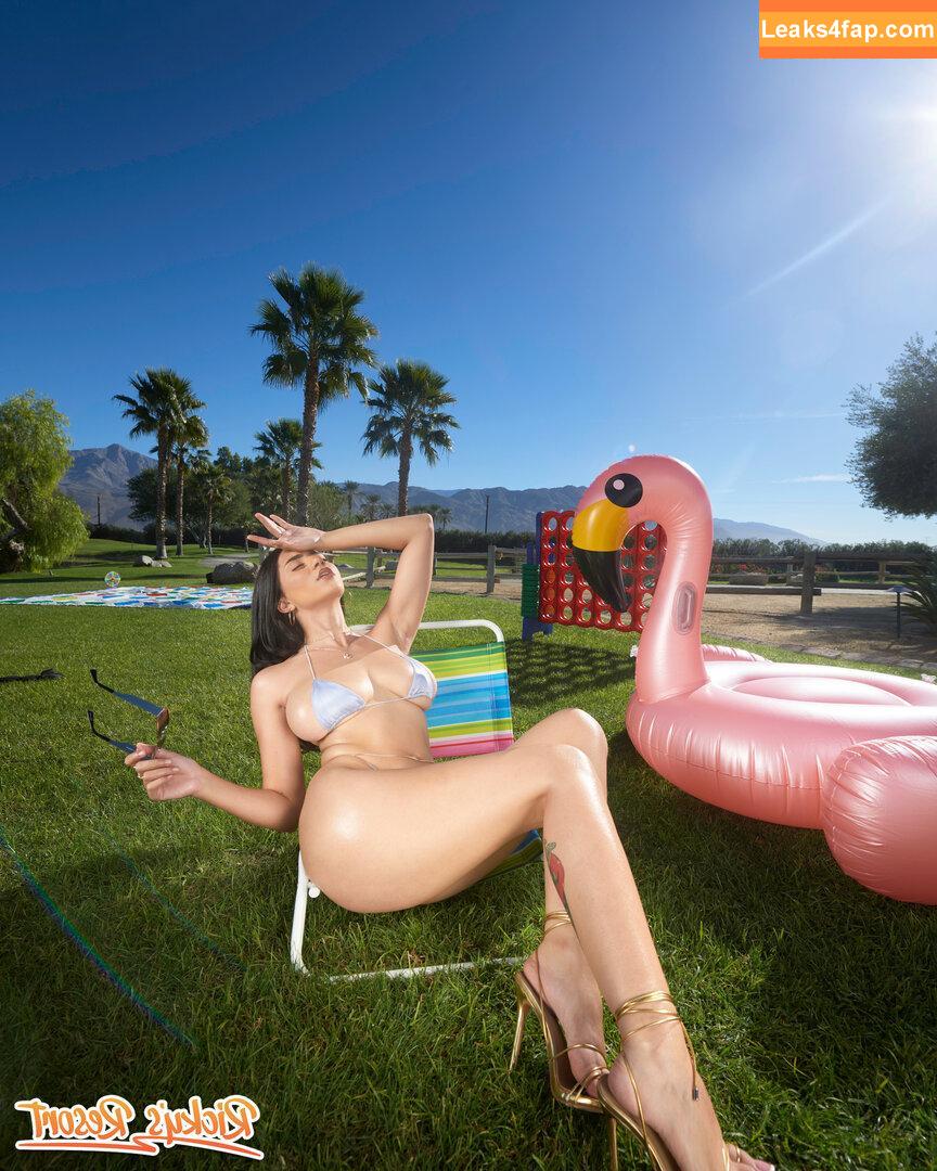 Roxiesin / TheRoxieSinner / UrArabGf / peachescheeks / roxiesinner / roxiesinnerlive leaked photo photo #0937