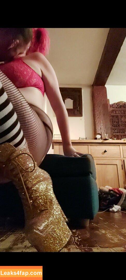 roxystardust / roxystardustburlesque leaked photo photo #0048