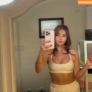 Royalwednesday photo #0064