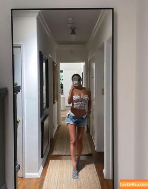 Royalwednesday photo #0174