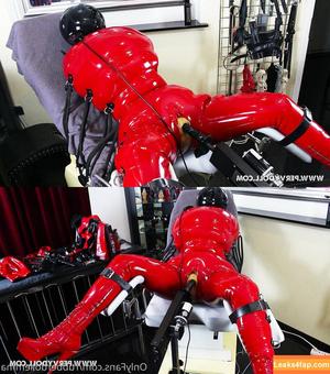 rubberdollemma photo #0041