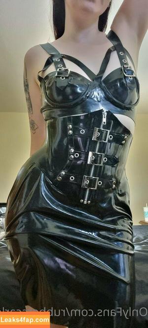 rubberscarlett photo #0001