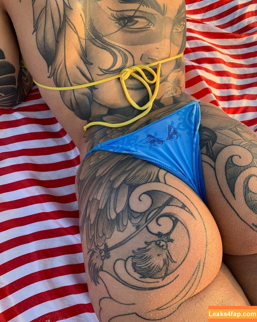 Rubiascarlet / satanatinha / scarlet.rubia leaked photo photo #0035