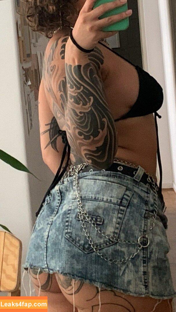 Rubiascarlet / satanatinha / scarlet.rubia leaked photo photo #0097