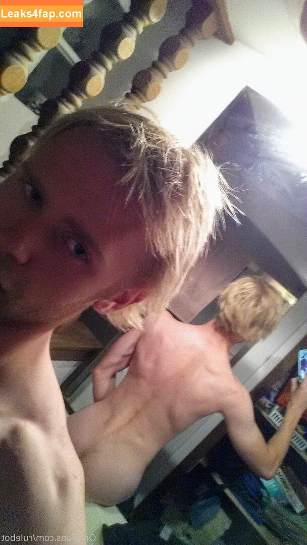 rulebot / dj_vixky_official_ leaked photo photo #0008